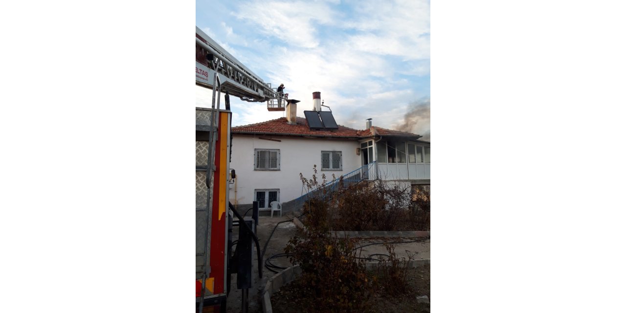 Neşet Ertaş'ın kız kardeşinin evi yandı