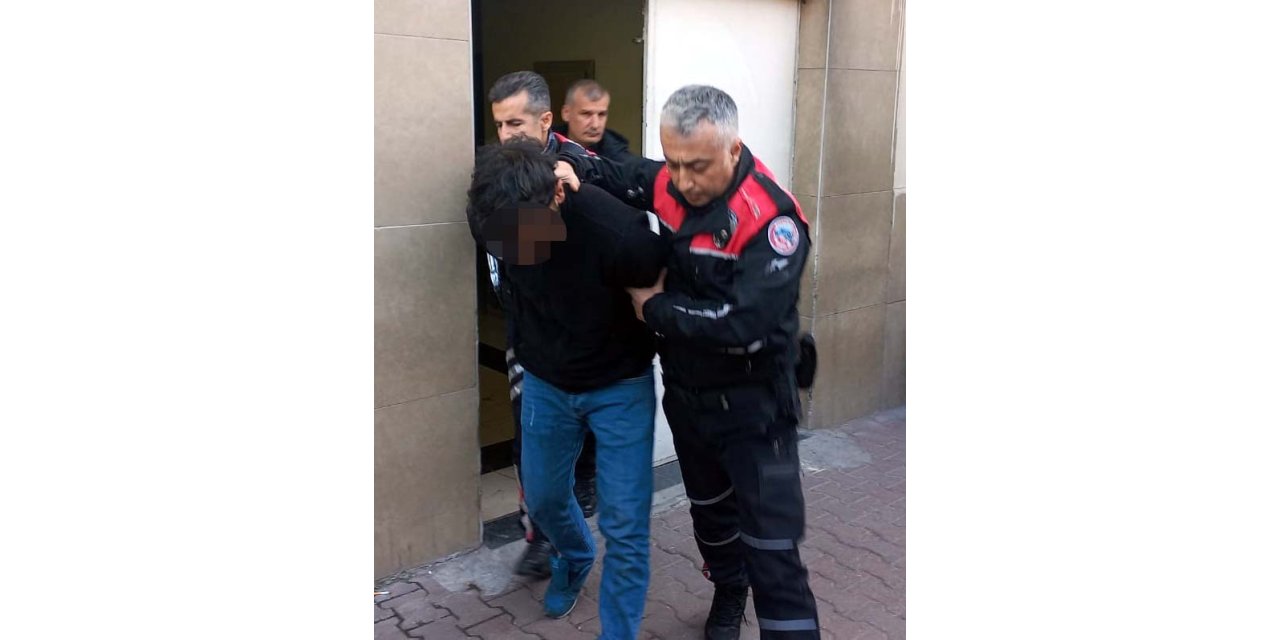 3 kişinin yaralandığı silahlı kavganın 5 şüphelisi adliyede