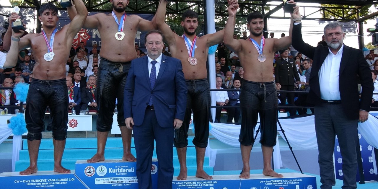 Kurtdereli Güreşlerinde Başpehlivan Ali Gürbüz Oldu