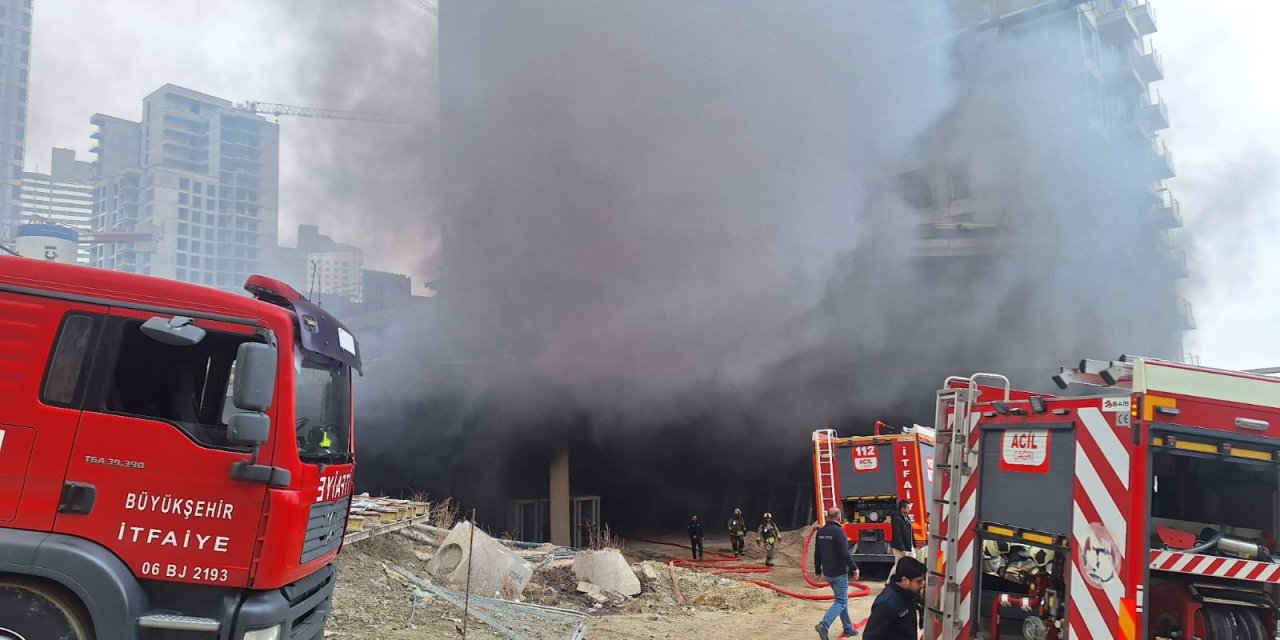 Ankara'da bina inşaatında yangın