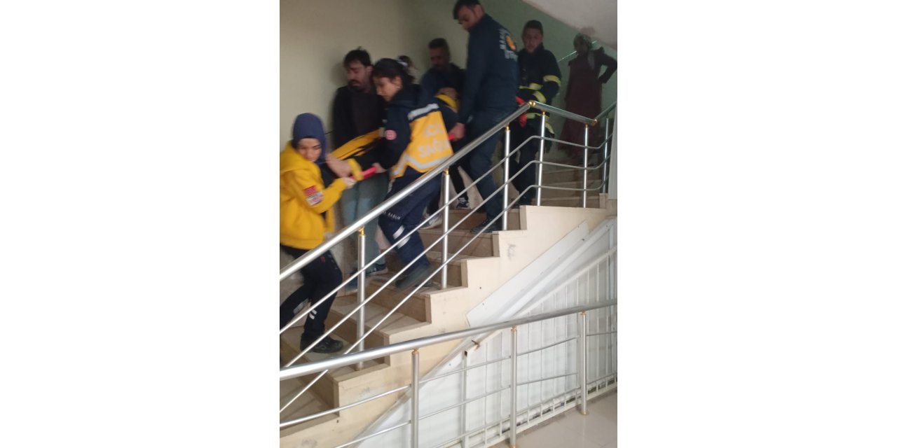 Mardin'de asansör kabini düştü; 4 yaralı