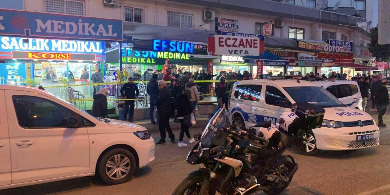 Medikal ürünlerin satıldığı iş yerine silahlı saldırı: 3 ölü