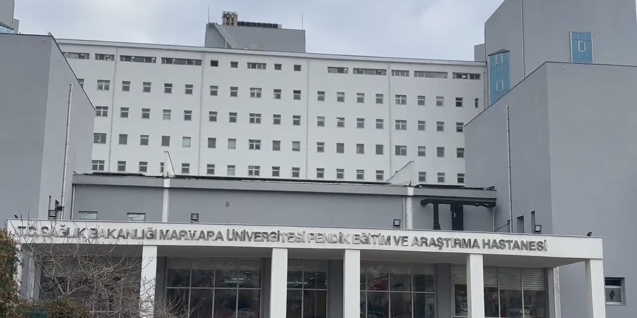 İstanbul - Pendik'te otomobil ile çekici arasında sıkışan motokurye yaşadığı dehşeti anlattı