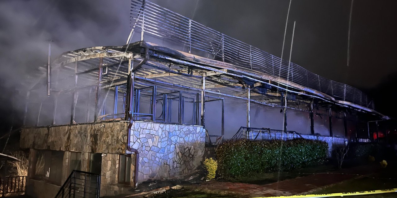 Bursa'da, restorandaki yangın 1 saatte söndürüldü