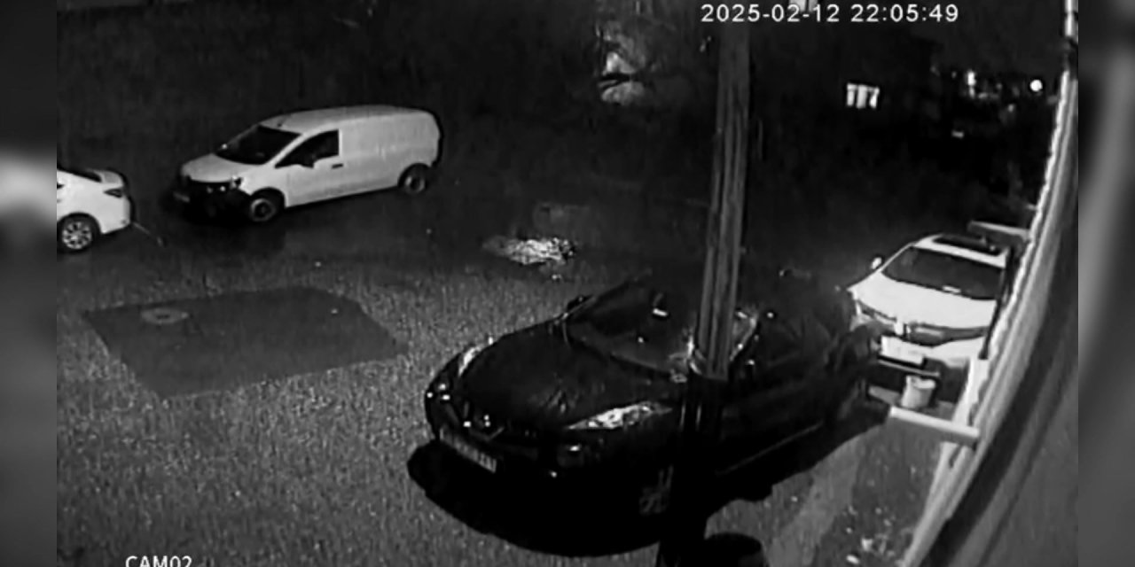 Beykoz’da istinat duvarı çöken bina boşaltıldı; o anlar güvenlik kamerasında