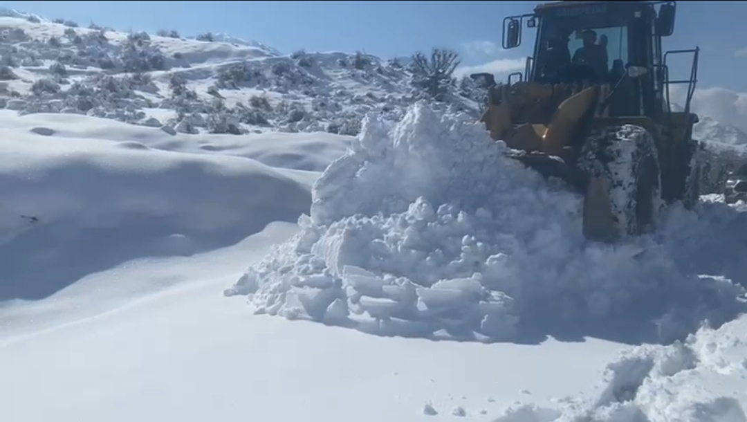 Batman'da Kar; 28 Yerleşim Yerinin Yolu Kapandı