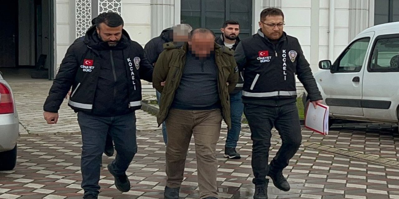 Arkadaşını boğup, otomobilde cesediyle 36 saat boyunca dolaşmış