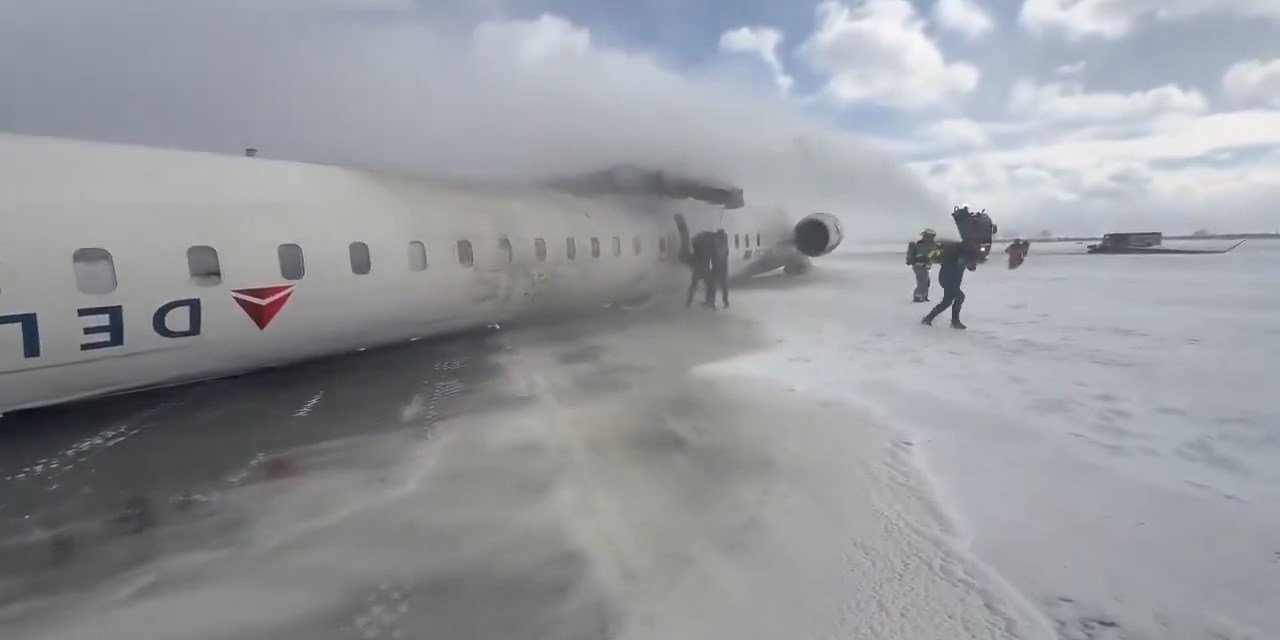 Kanada'da Yolcu Uçağı İniş Sırasında Kaza Yaptı