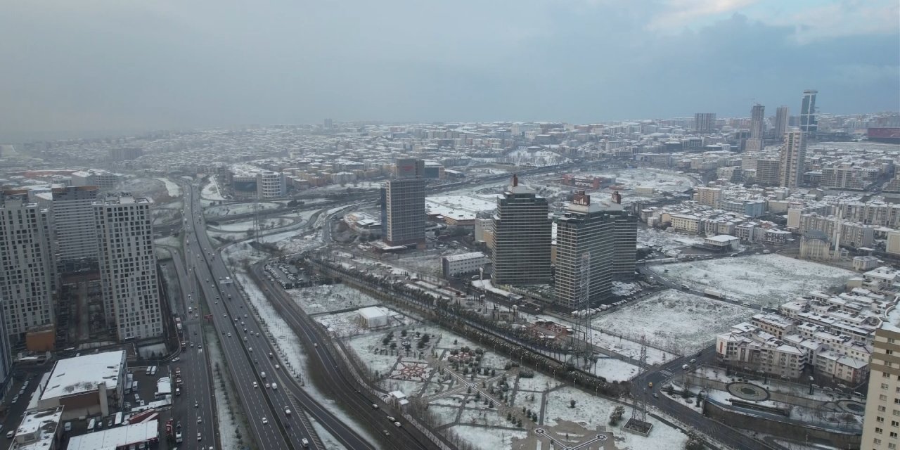 İstanbul- Kar yağışının ardından Esenyurt havadan görüntülendi