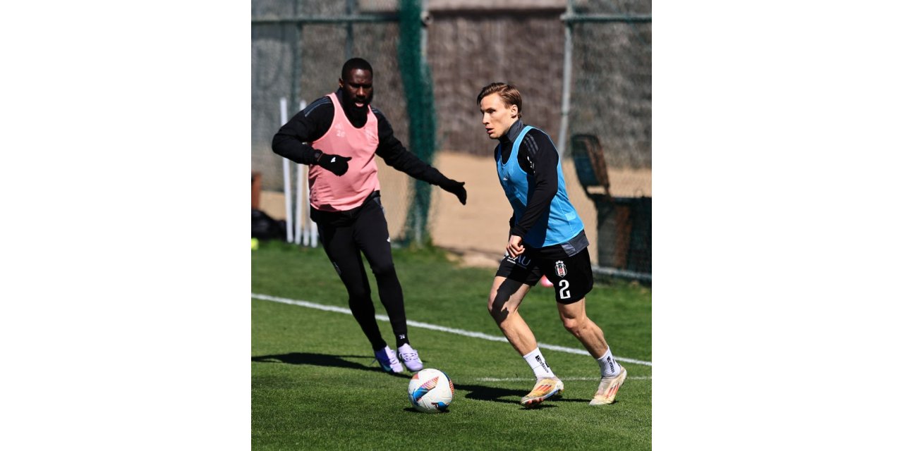 Beşiktaş, Antalyaspor maçının hazırlıklarını Antalya'da yaptığı antrenmanla sürdürdü