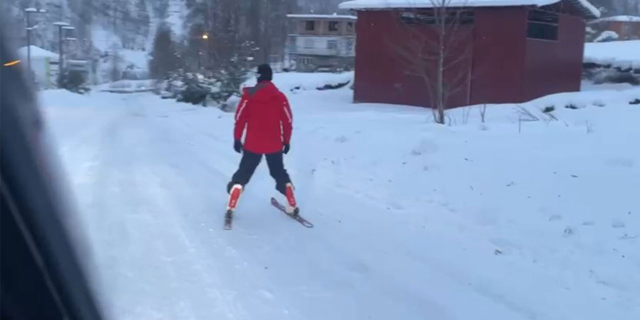 Rize'de market alışverişine kayakla gitti