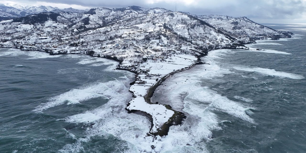 Christopher Nolan'ın Filmiyle Gündeme Gelen Yason Burnu'nda Kar Manzaraları
