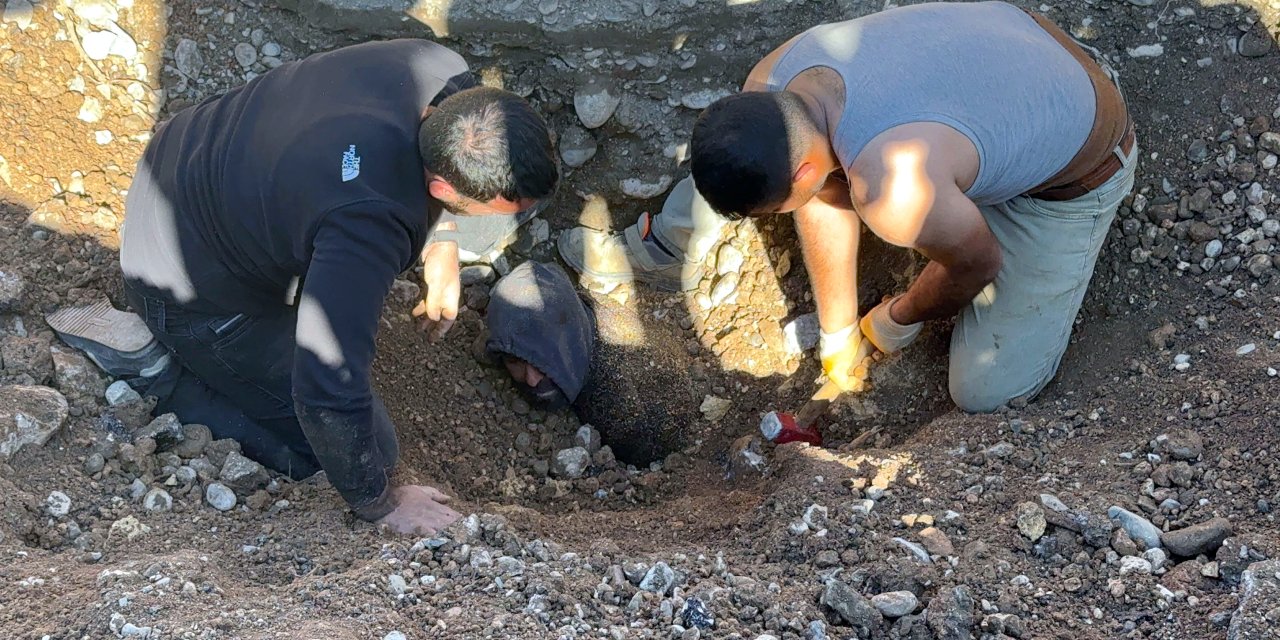 Göçükte boynuna kadar toprak altında kalan işçi, 2 saatte kurtarıldı