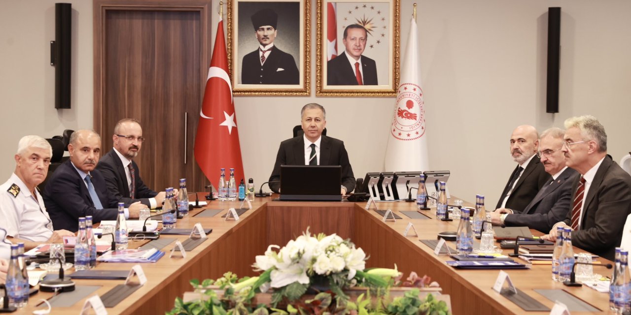 Bakan Yerlikaya: Okul Çevrelerinde Güvenlik Önlemleri Büyük Bir Hassasiyetle Uygulanacak