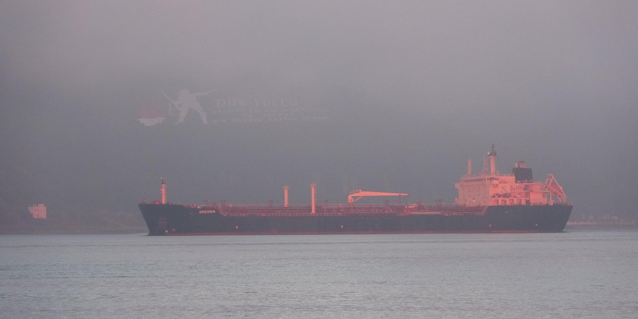 Çanakkale Boğazı'nda Gemi Trafiği, Sis Nedeniyle Askıya Alındı