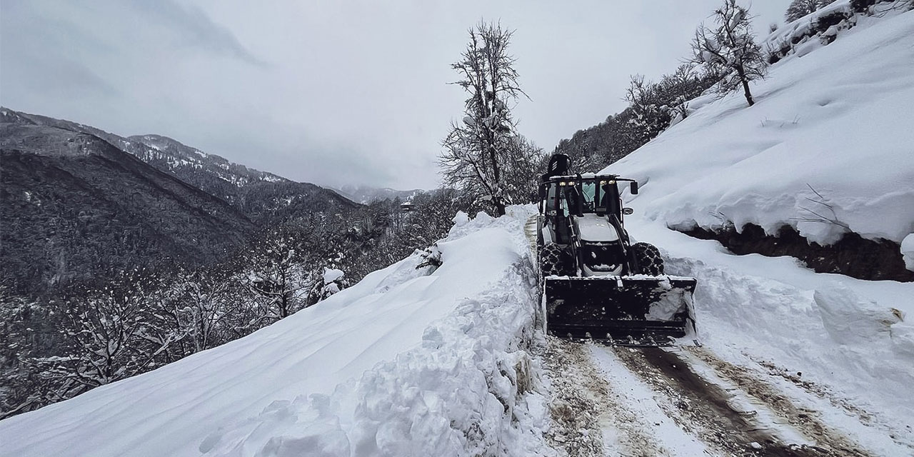 Rize'de Kar Yağışı Hayatı Olumsuz Etkiliyor: 73 Köy Yolu Kapandı