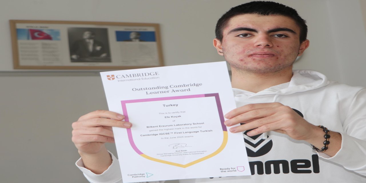 Liseli Efe, dünyanın en iyilerinden biri oldu; Türkçe sınavından tam puan aldı