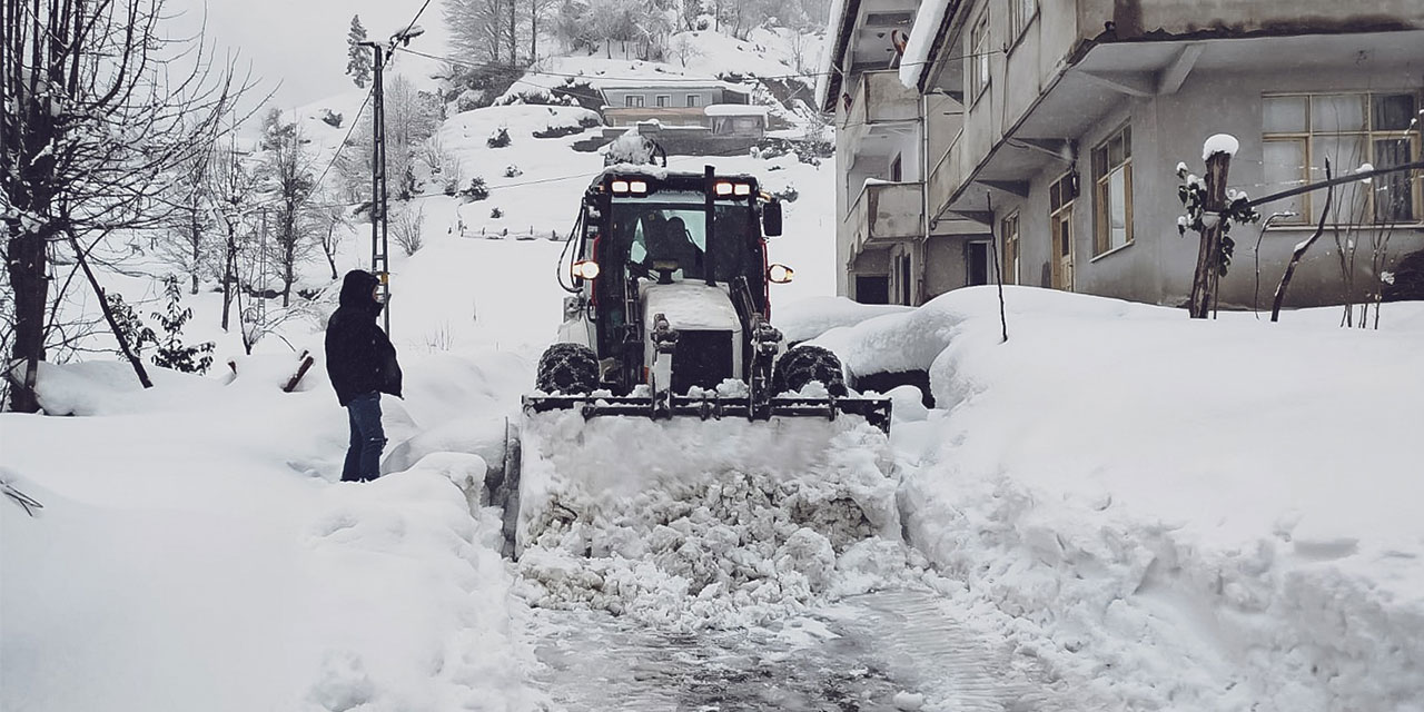 Rize'de 99 Köy Yolu Kardan Kapandı