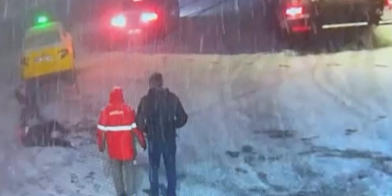 İstanbul - Maslak’ta iş insanına bıçaklı saldırı kamerada: Çalışanlar saldırgana dubalarla vurdu