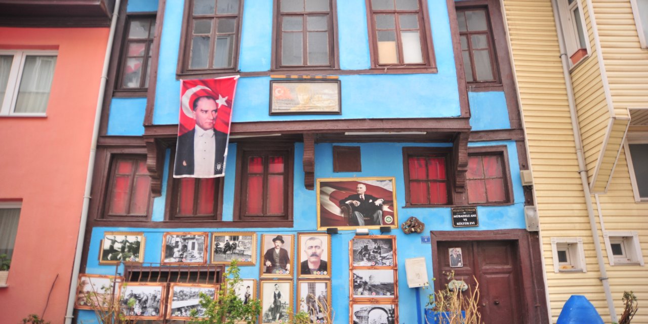 Dedelerinin Mübadele Dönemindeki Hayatlarını Rum Evinde Yaşatıyor