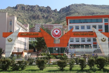 Gümüşhane Üniversitesi Sözleşmeli Personel alıyor
