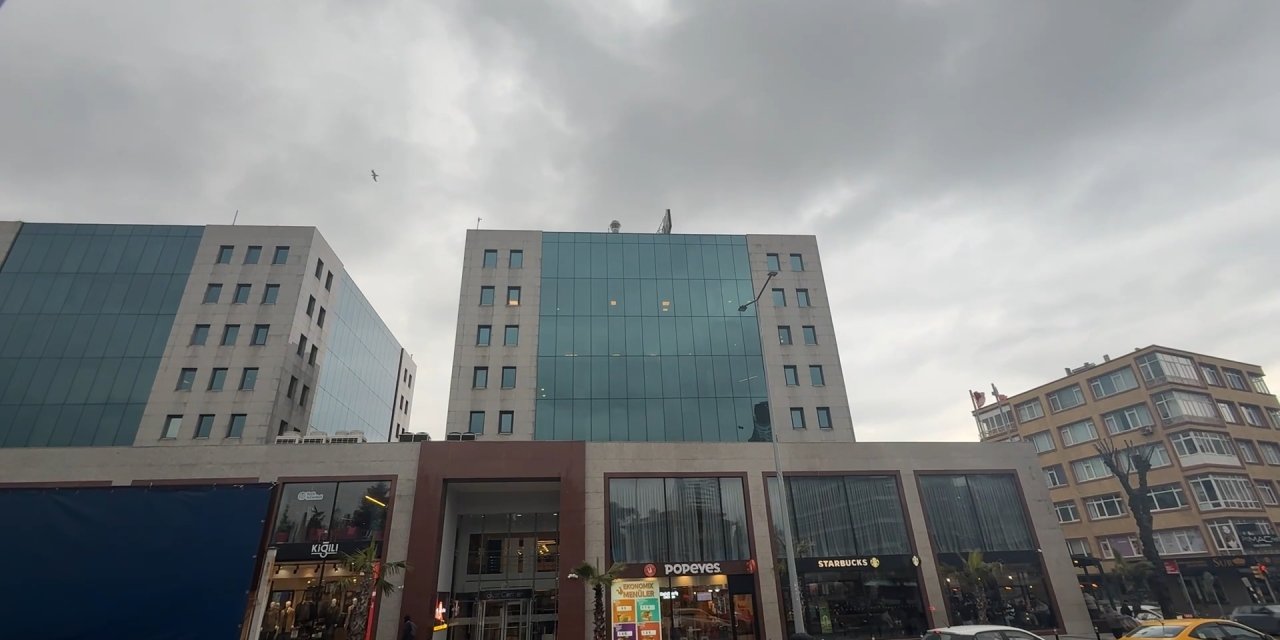 İstanbul- İBB Medya A.Ş.'de arama yapan polis bir bilgisayara el koydu