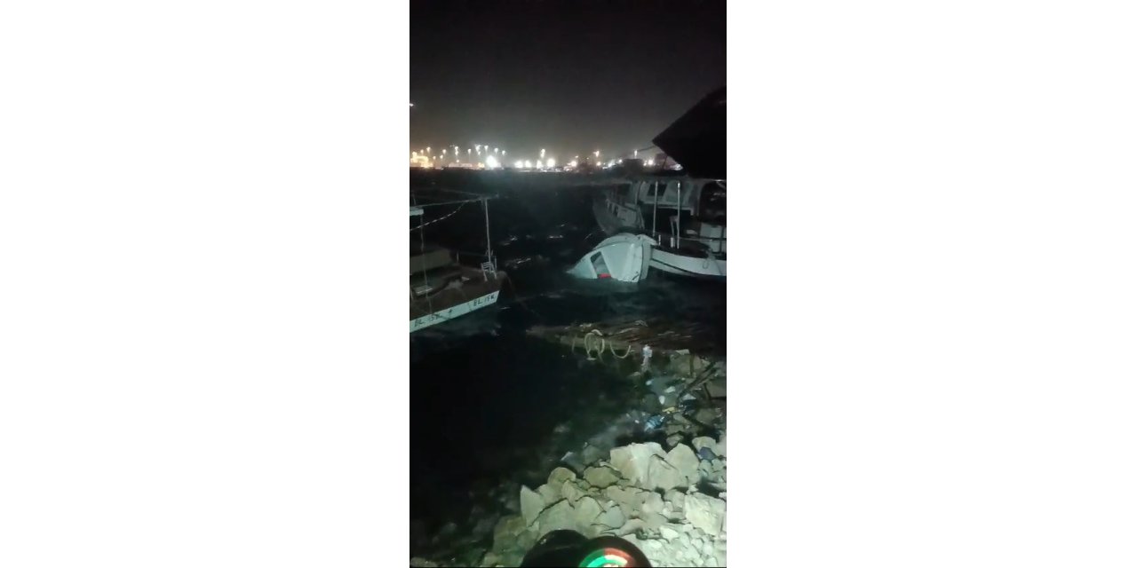 Hatay'da Fırtına; Tekneler Alabora Oldu, Ağaçlar Devrildi