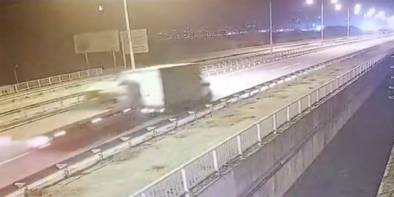 Rize'de çekici, kamyonete çarptı; 2 yaralı