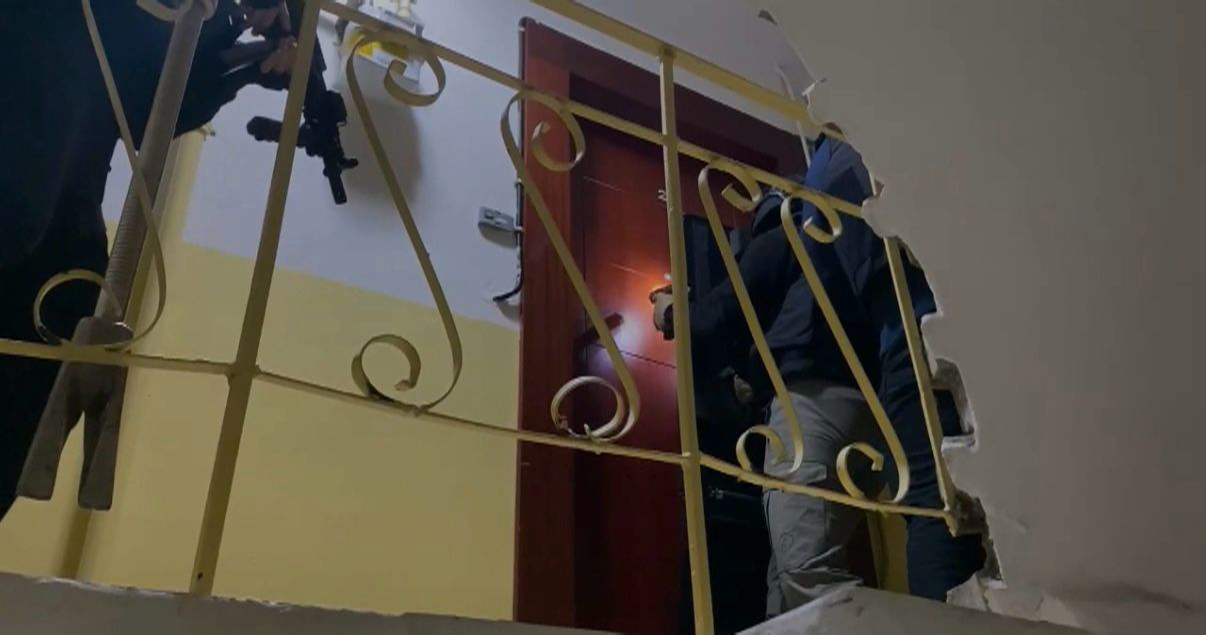 İstanbul- İstanbul'da DEAŞ'a kripto cüzdan üzerinden para aktaran 4 kişi gözaltına alındı