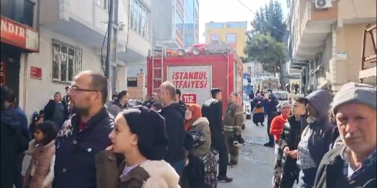 Esenyurt'ta 4 Katlı Binada Çıkan Yangın Söndürüldü