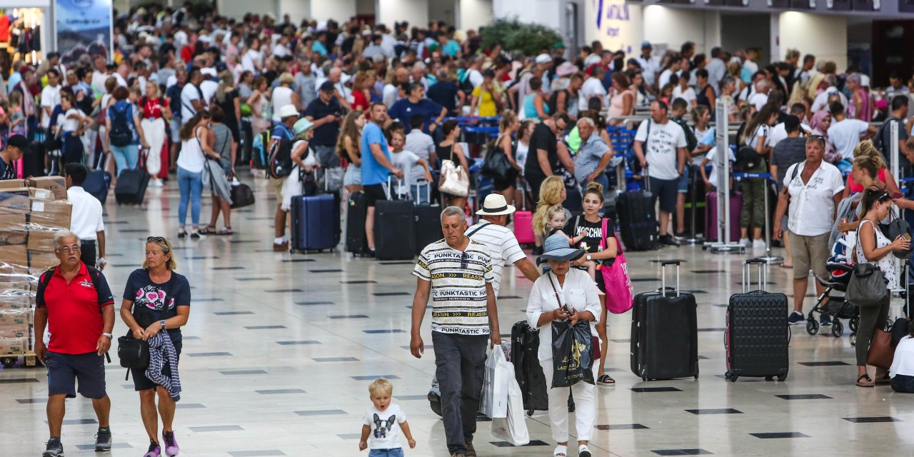 Türk Turistin Vizelisi Orta ve Batı Avrupa'ya, Vizesizi Balkanlar'a Gitti