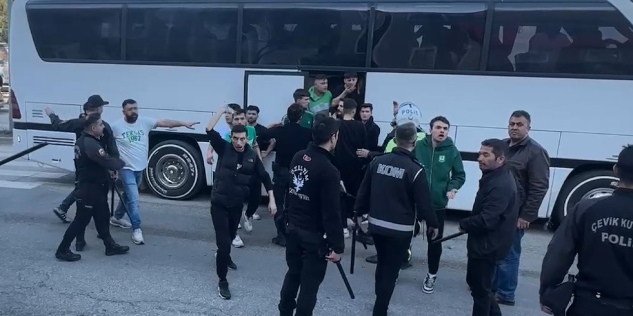 Bursasporlu taraftarlara polis müdahalesi
