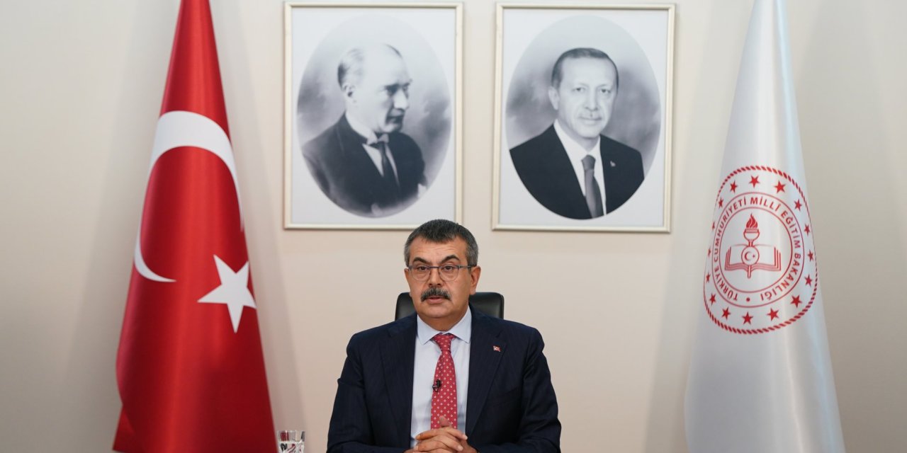 Bakan Tekin: Öğrencilerimizin Sınıflarda Cep Telefonu Kullanmalarını Engelledik