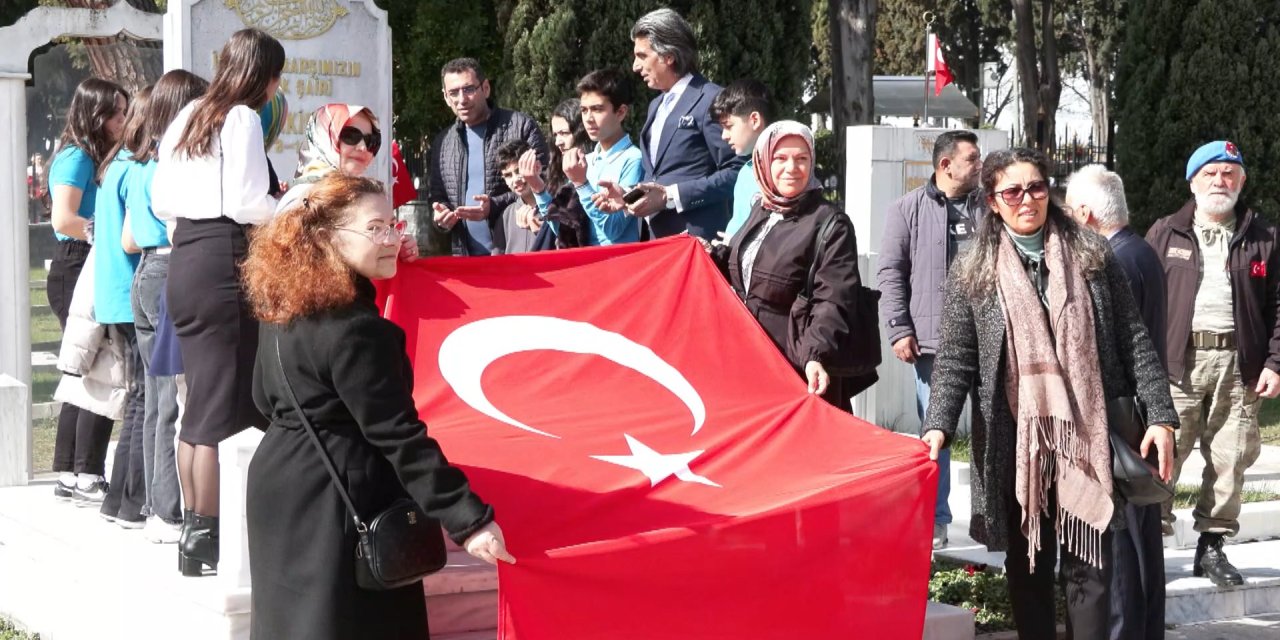 İstanbul - Şair Mehmet Akif Ersoy mezarı başında anıldı