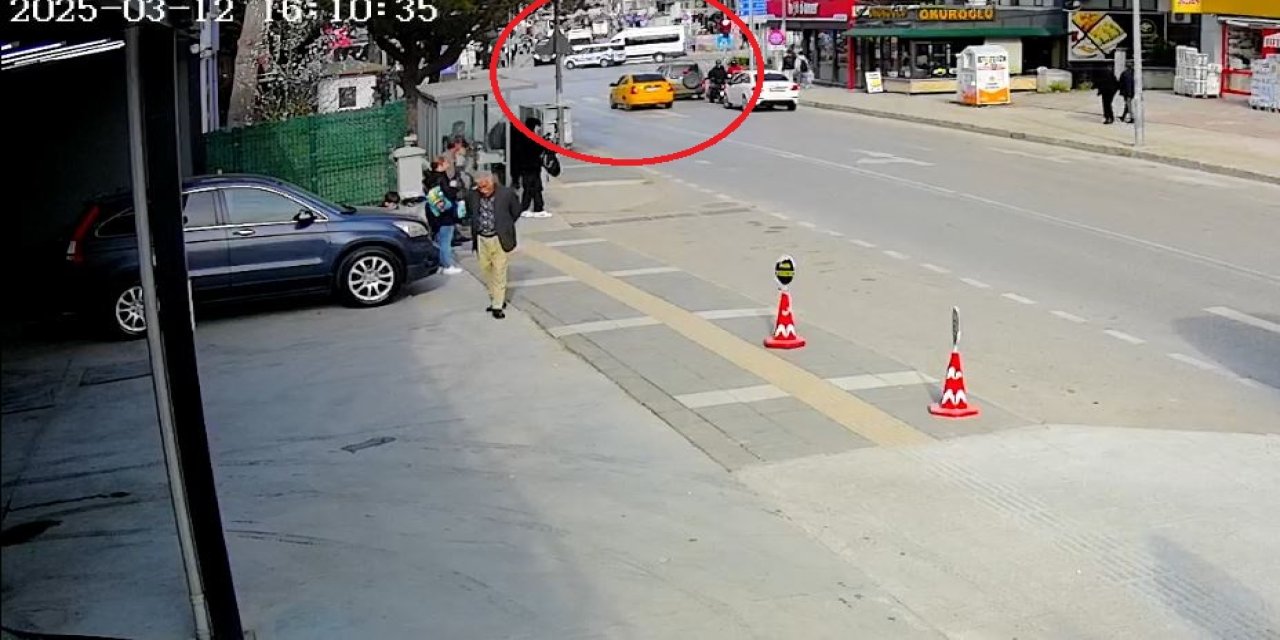 İhbara giden polis otosu ile minibüsün çarpıştığı kaza kamerada