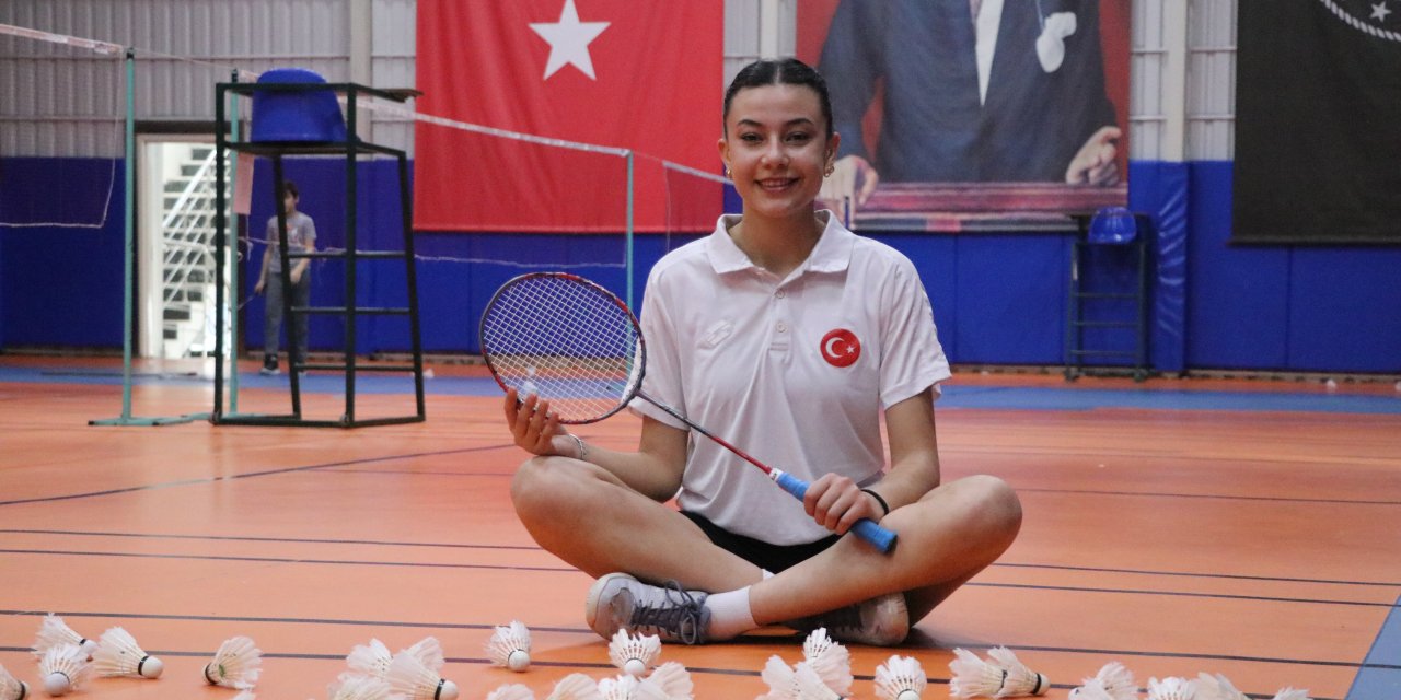 Milli badmintoncu Telli Nur, işitme engelliler olimpiyat seçmelerine hazırlanıyor