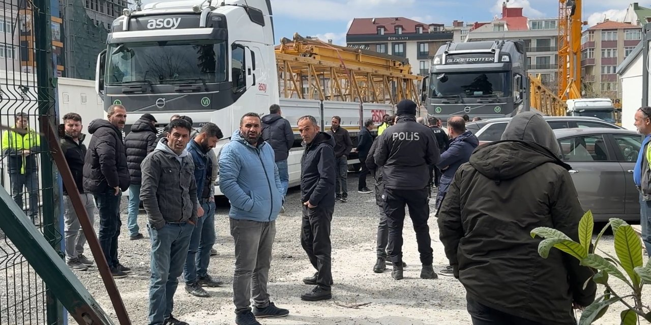 İstanbul- Avcılar'da paralarını alamayan işçiler eylem yaptı