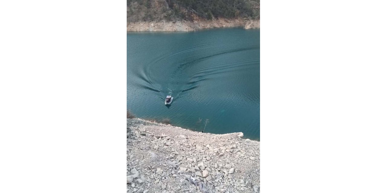 Karaman'da elektrik dağıtım şirketine ait araç baraja uçtu; sürücü aranıyor