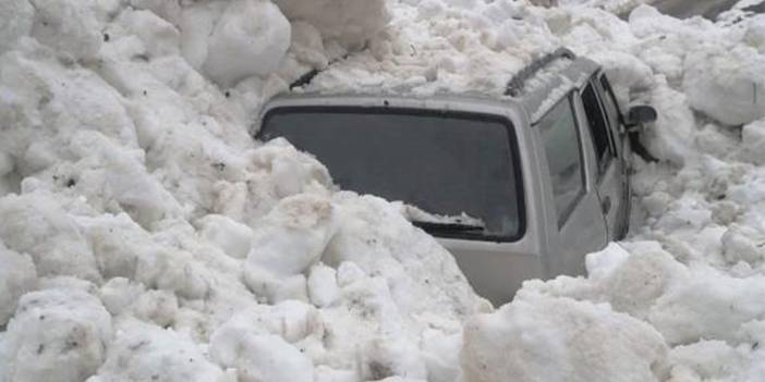 Trabzon'da çığ altında kalmaktan son anda kurtuldular