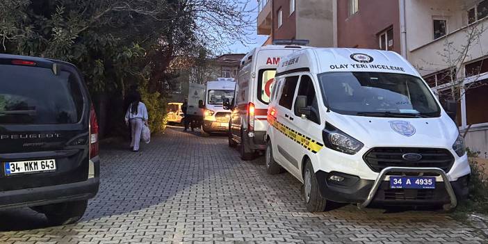 Üsküdar'da aile faciası: Anne ve babasını öldürüp intihar etti