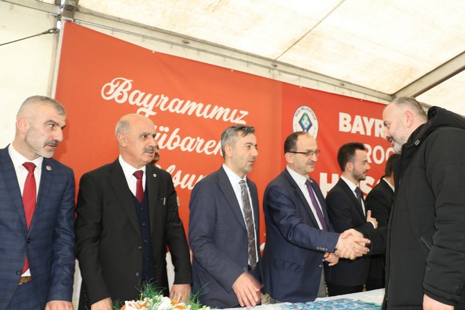ak-parti-rize-teskilati-yogun-bir-katilimla-gerceklestirilen-rize-geleneksel-bayramlasma-programinda-vatandaslarla-bir-araya-geldi-11.jpg