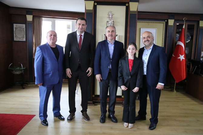 rize-belediye-baskani-metin-koltugu-devretti-17.jpg