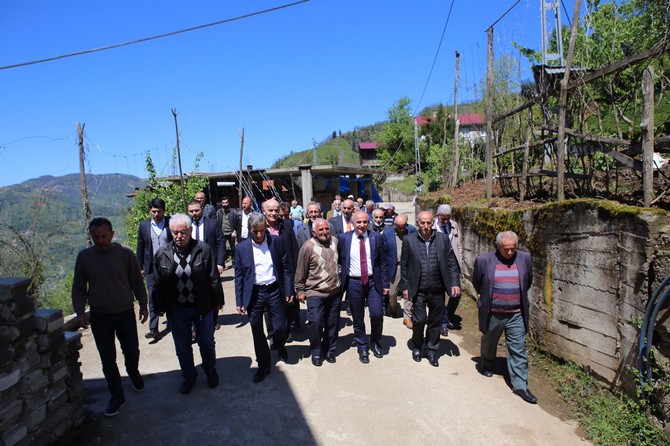 ak-parti-rize-milletvekili-adayi-av-harun-mertoglu-cumhurbaskanligi-ve-28-donem-milletvekilligi-secimleri-kapsaminda-rizede-ilce-ve-koylerde-ziyaretlerine-devam-ediyor-2.jpg
