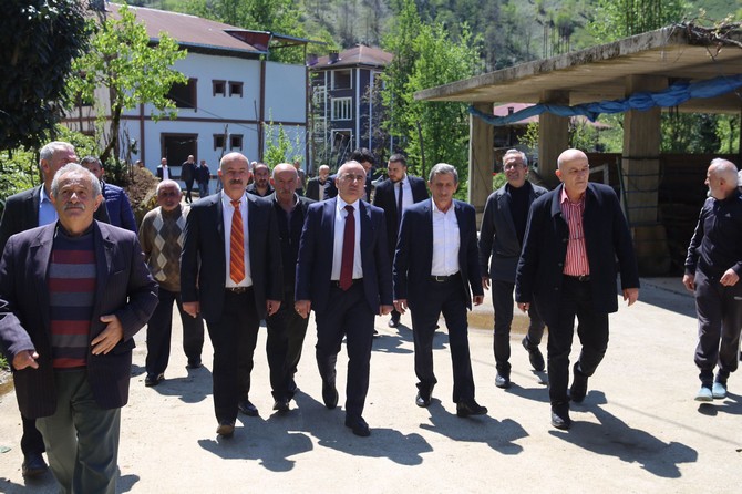 ak-parti-rize-milletvekili-adayi-av-harun-mertoglu-cumhurbaskanligi-ve-28-donem-milletvekilligi-secimleri-kapsaminda-rizede-ilce-ve-koylerde-ziyaretlerine-devam-ediyor-8.jpg
