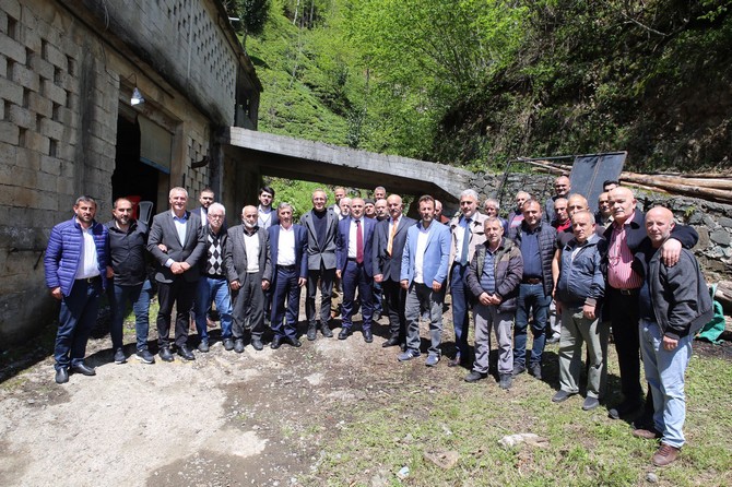 ak-parti-rize-milletvekili-adayi-av-harun-mertoglu-cumhurbaskanligi-ve-28-donem-milletvekilligi-secimleri-kapsaminda-rizede-ilce-ve-koylerde-ziyaretlerine-devam-ediyor-9.jpg
