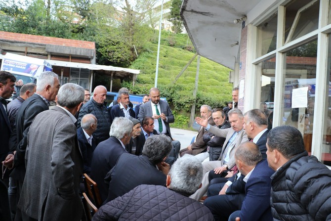 ak-parti-rize-milletvekili-adayi-yilmaz-katmer-rizede-secim-calismasinda-5.jpg