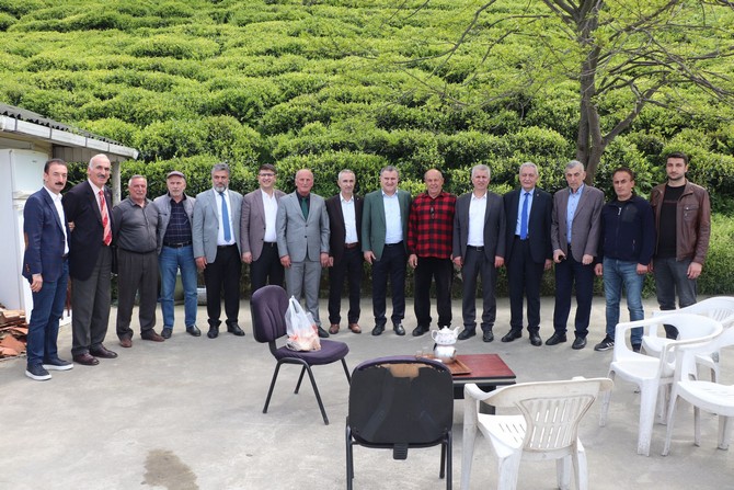 ak-parti-rize-milletvekili-osman-askin-bak-cumhurbaskanligi-ve-28-donem-milletvekilligi-secimleri-kapsaminda-rizenin-pazar-ilcesinde-sanayi-sitesi-esnafini-ziyaret-etti-5.jpg