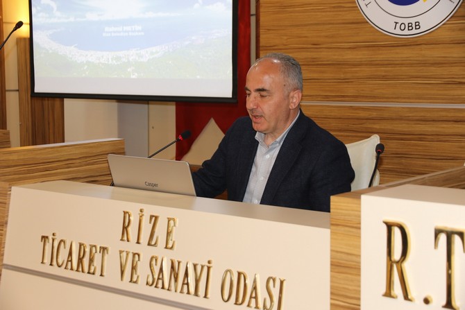 rize-belediye-baskani-rahmi-metin-rize-ticaret-ve-sanayi-odasinin-nisan-ayi-meclis-toplantisina-katilarak-belediyenin-kentte-yurutmus-oldugu-yatirimlarin-son-durumu-ile-ilgili-meclis-uyelerine-bilgiler-akt.jpg