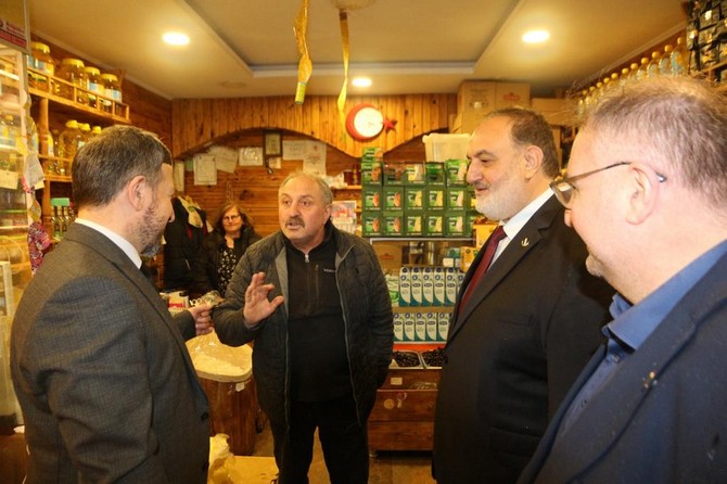 yeniden-refah-partisi-rize-milletvekili-adaylari-pazarda-secim-calismalarini-surdurdu-3.jpg