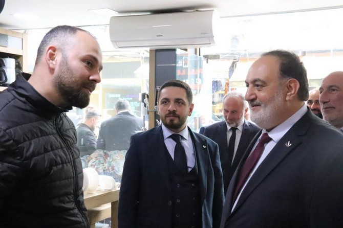 yeniden-refah-partisi-rize-milletvekili-adaylari-pazarda-secim-calismalarini-surdurdu-7.jpg
